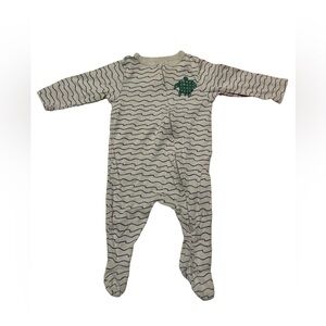 Old Navy Sleeper L/S Gray Stripped size 3-6 Months